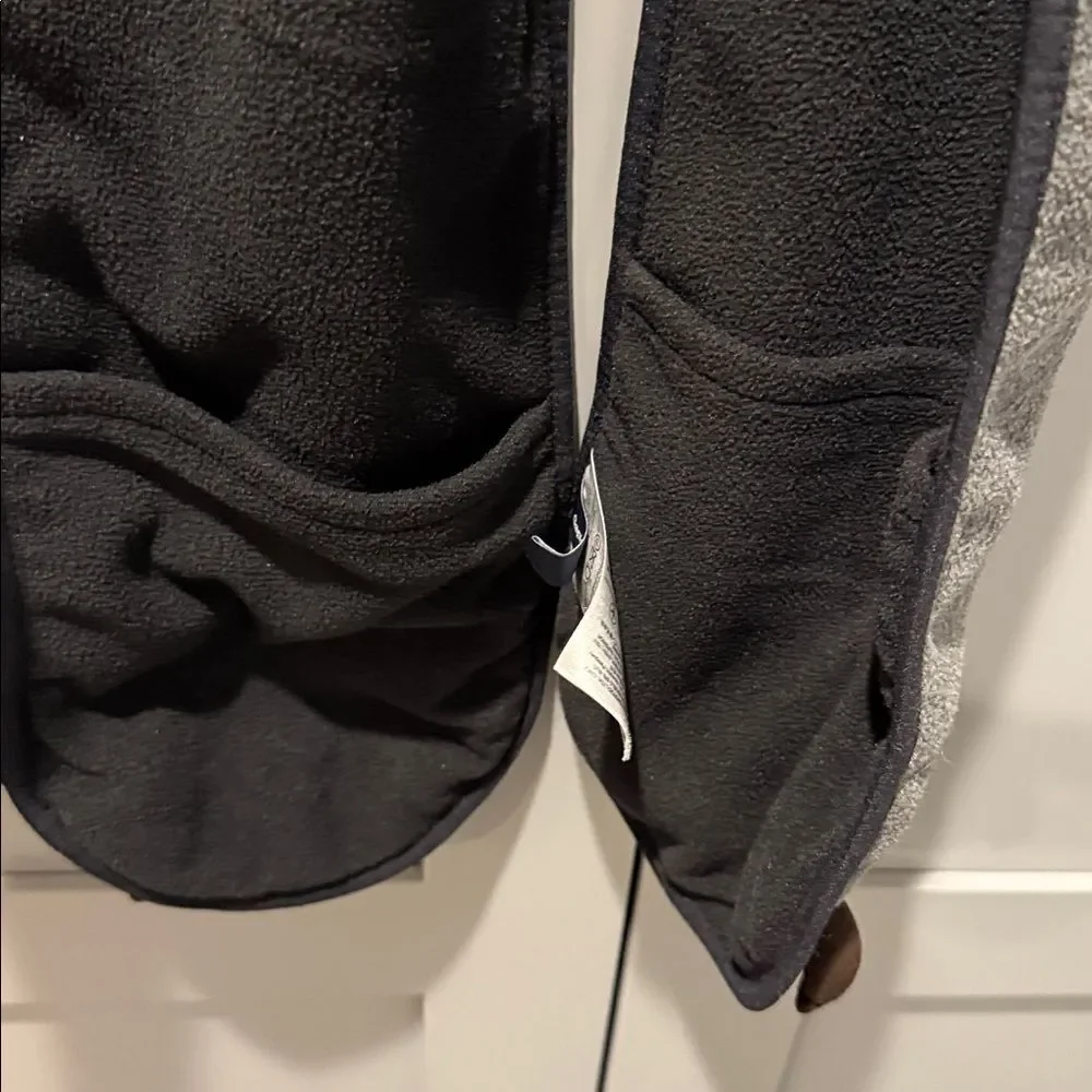 Gray and black kids Gap scarf 🧣